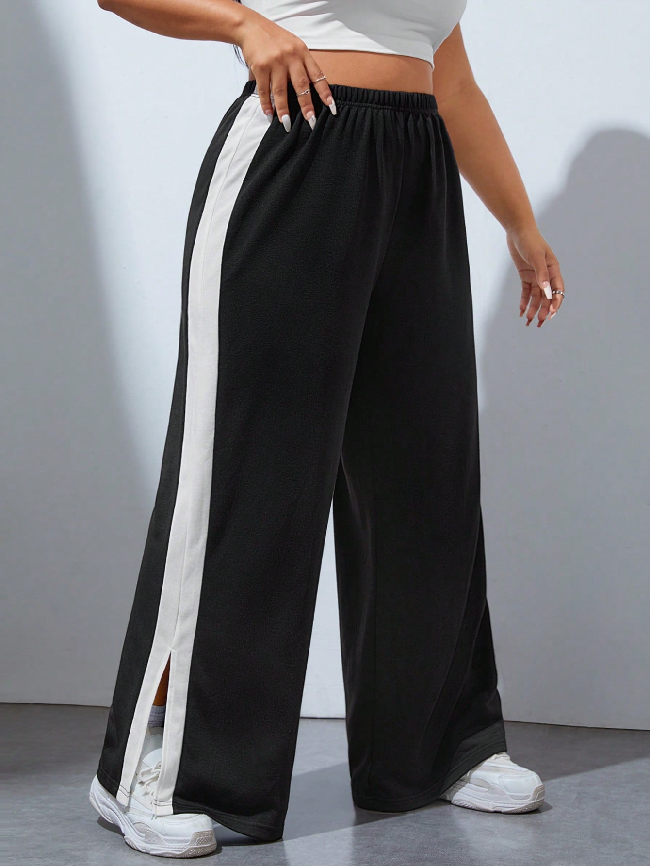 In Black Plus Size Sweatpants