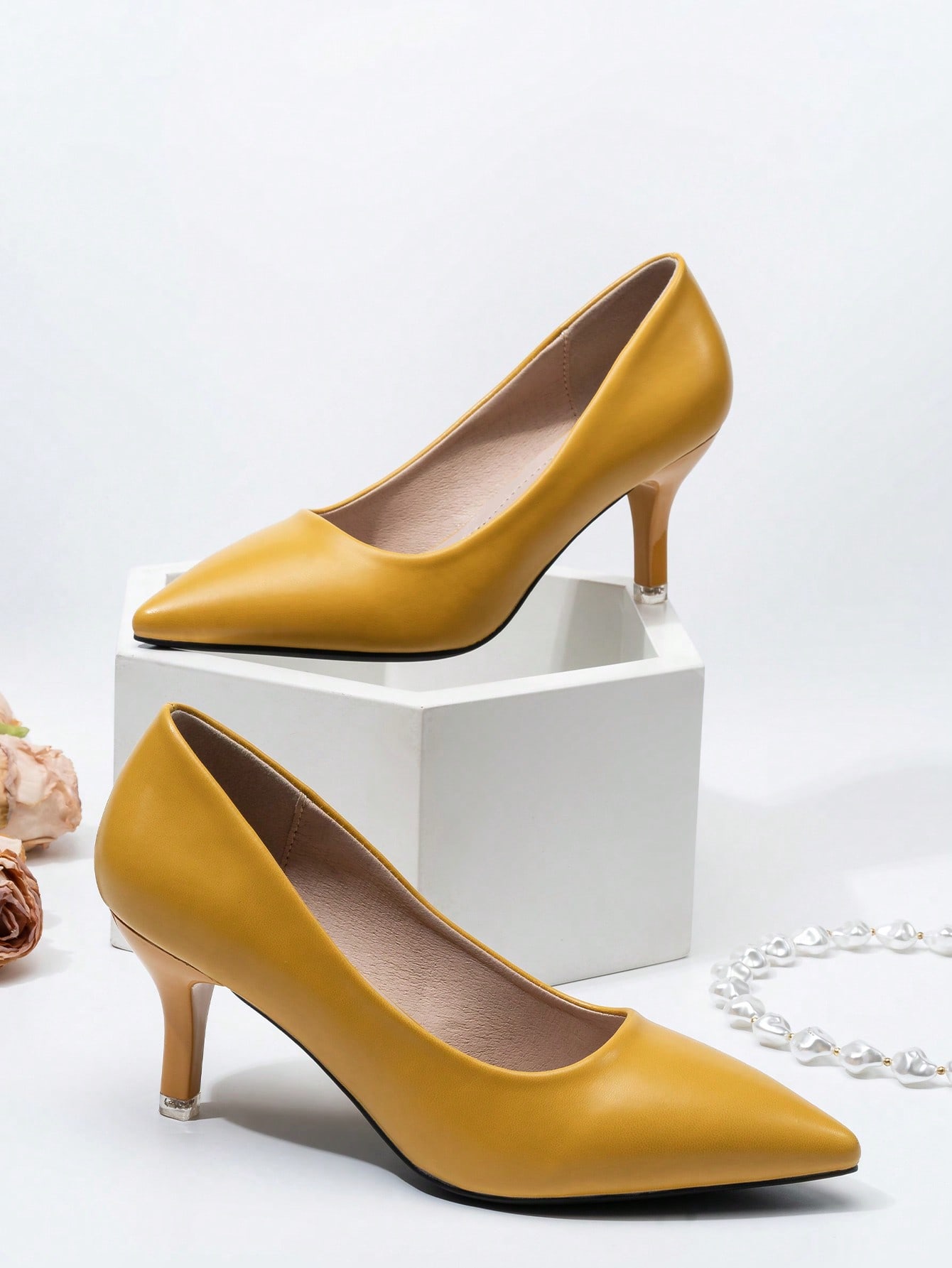 In Yellow Women Pumps