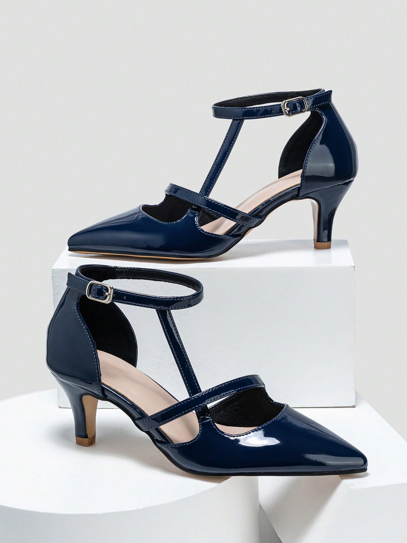 In Navy Blue Women Pumps