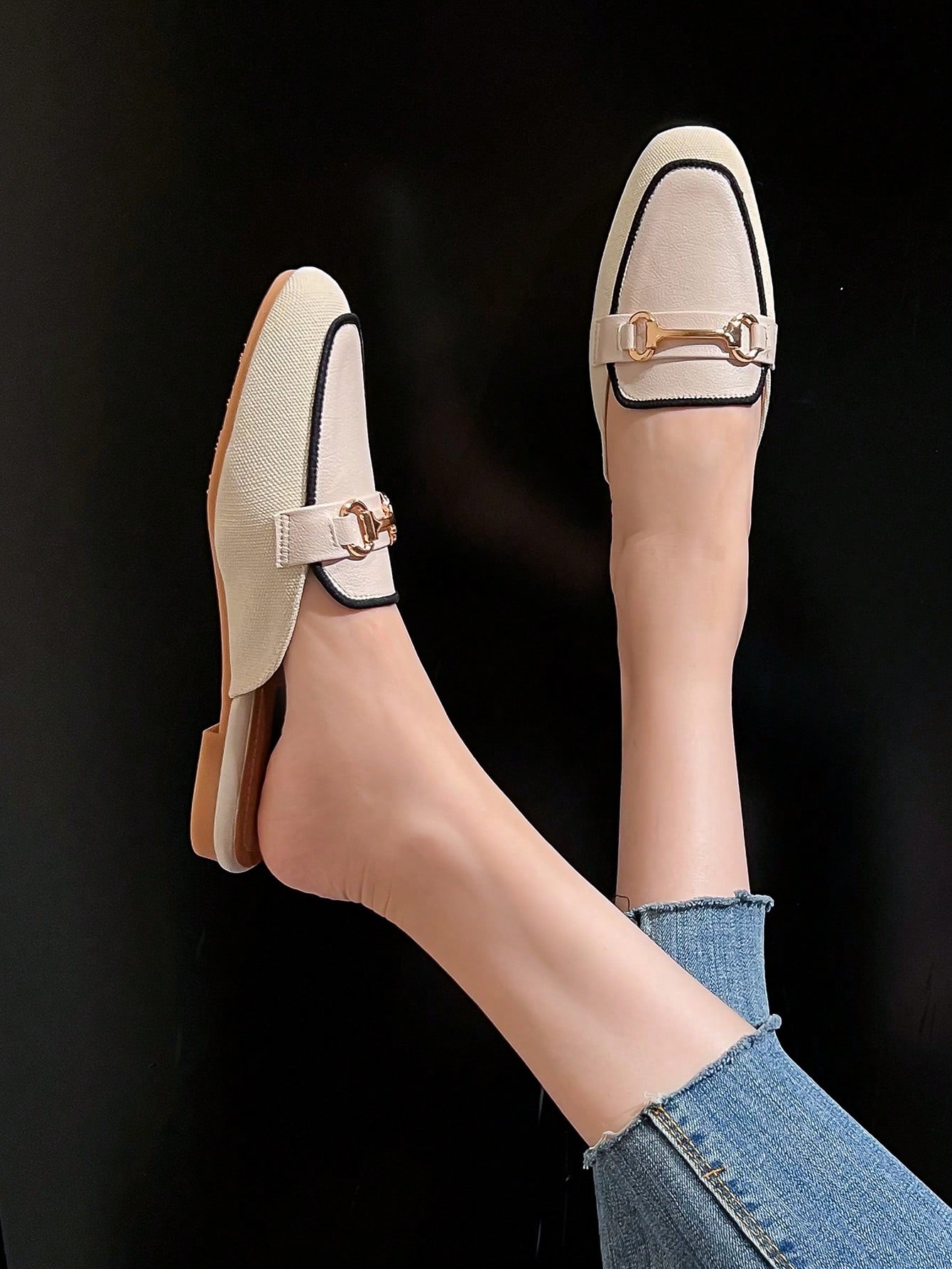 Women Flats