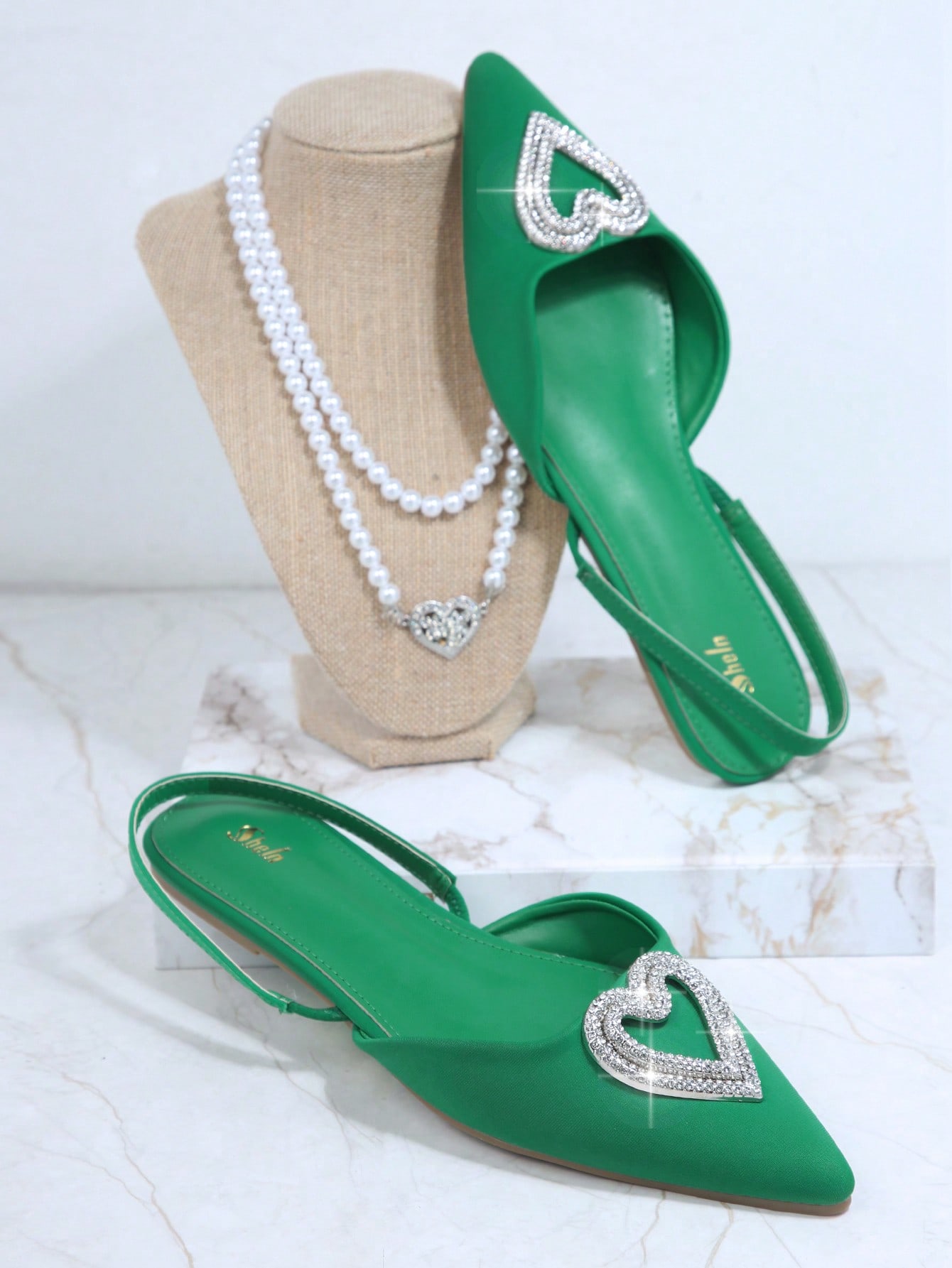 In Green Women Flats