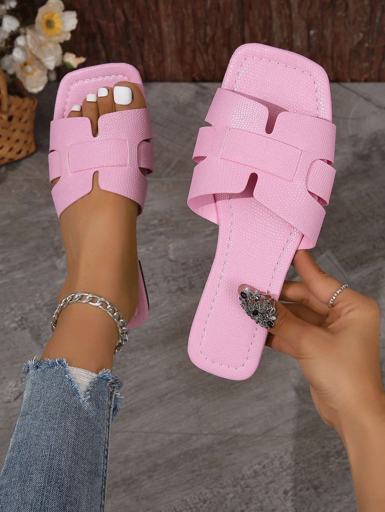 In Baby Pink Women Flat Sandals