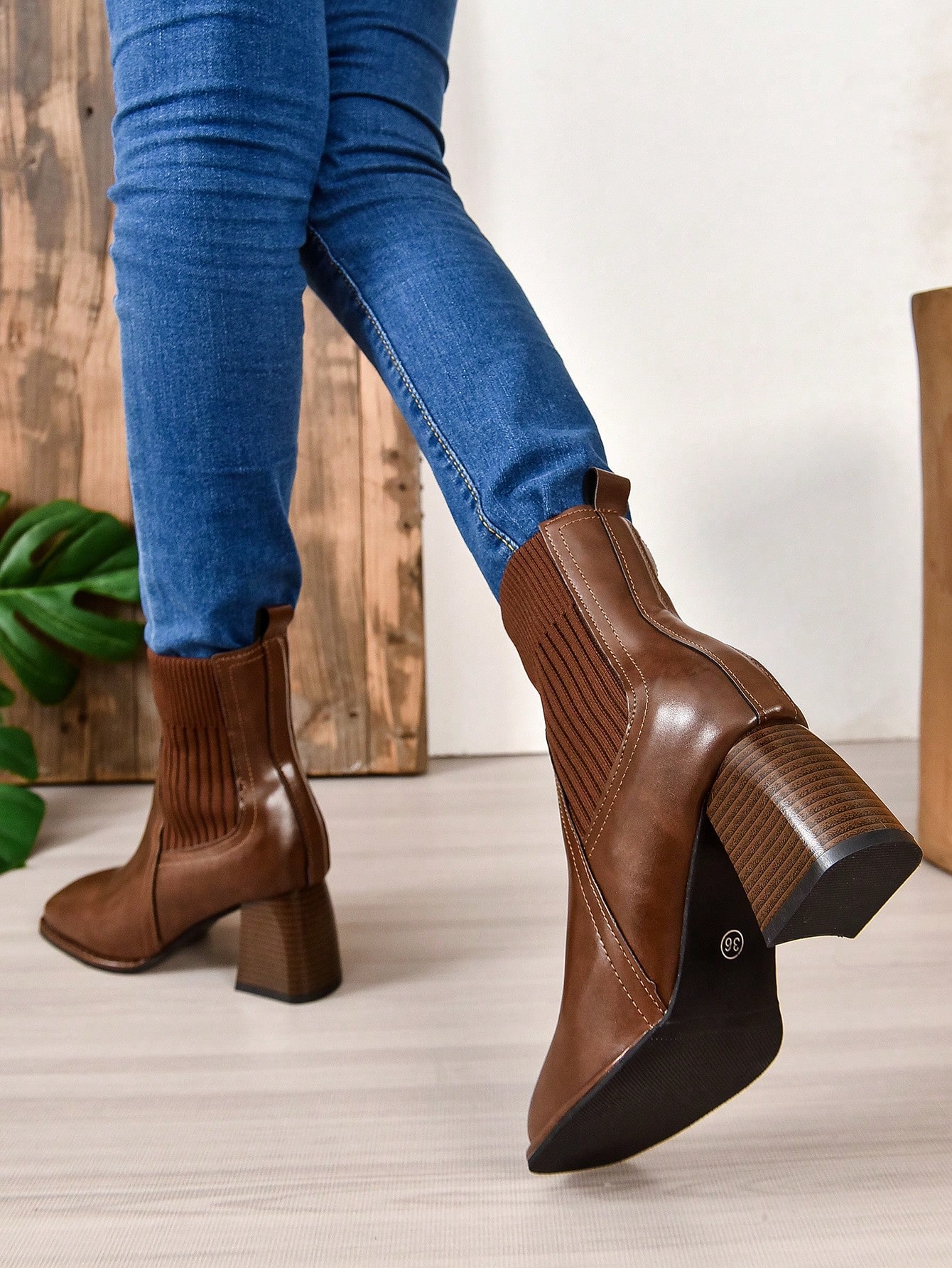 In Brown Women Mid-Calf Boots