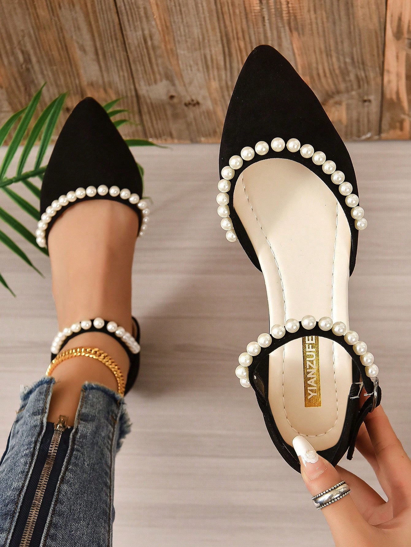 In Black Women Flats