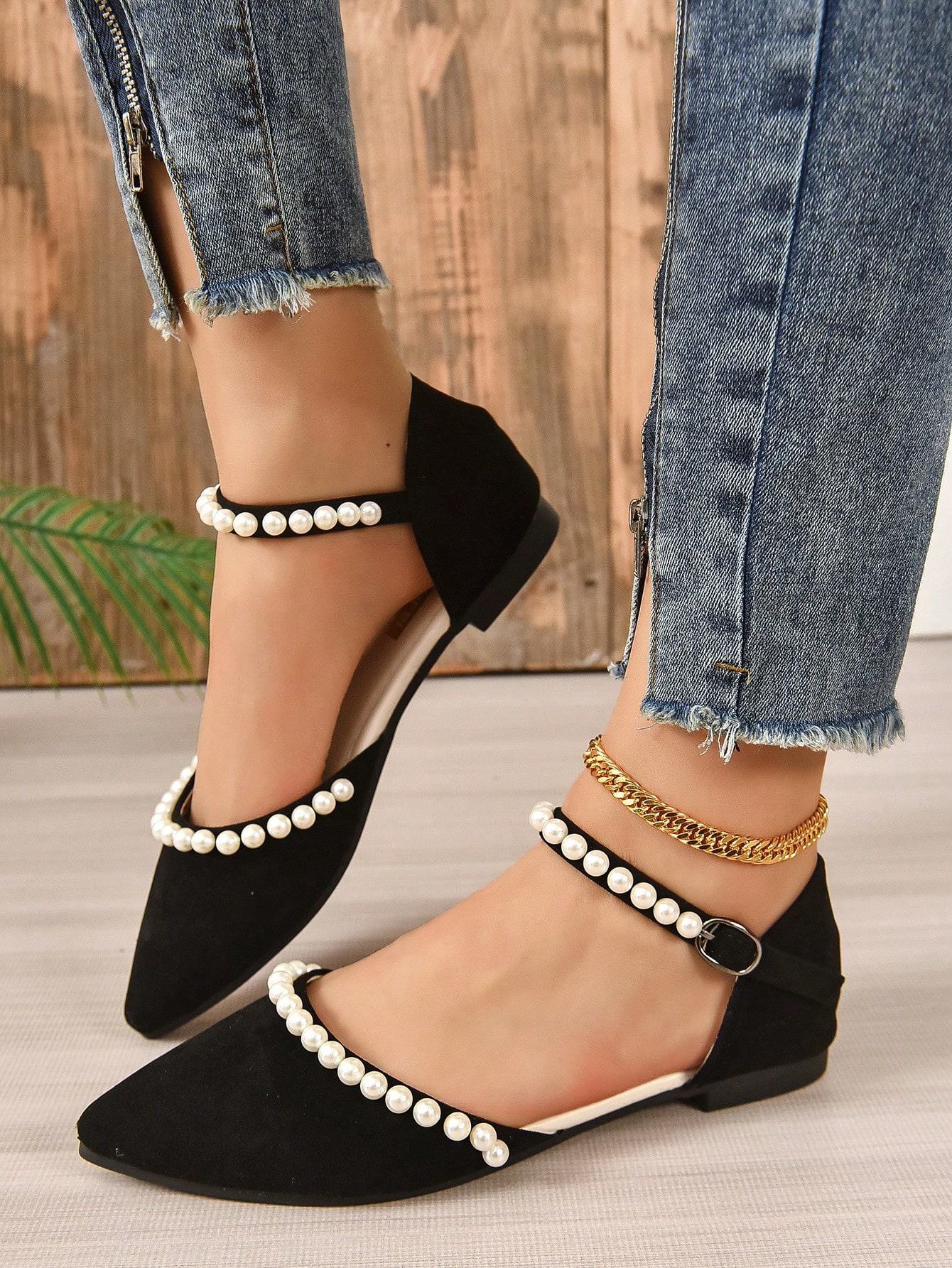 In Black Women Flats