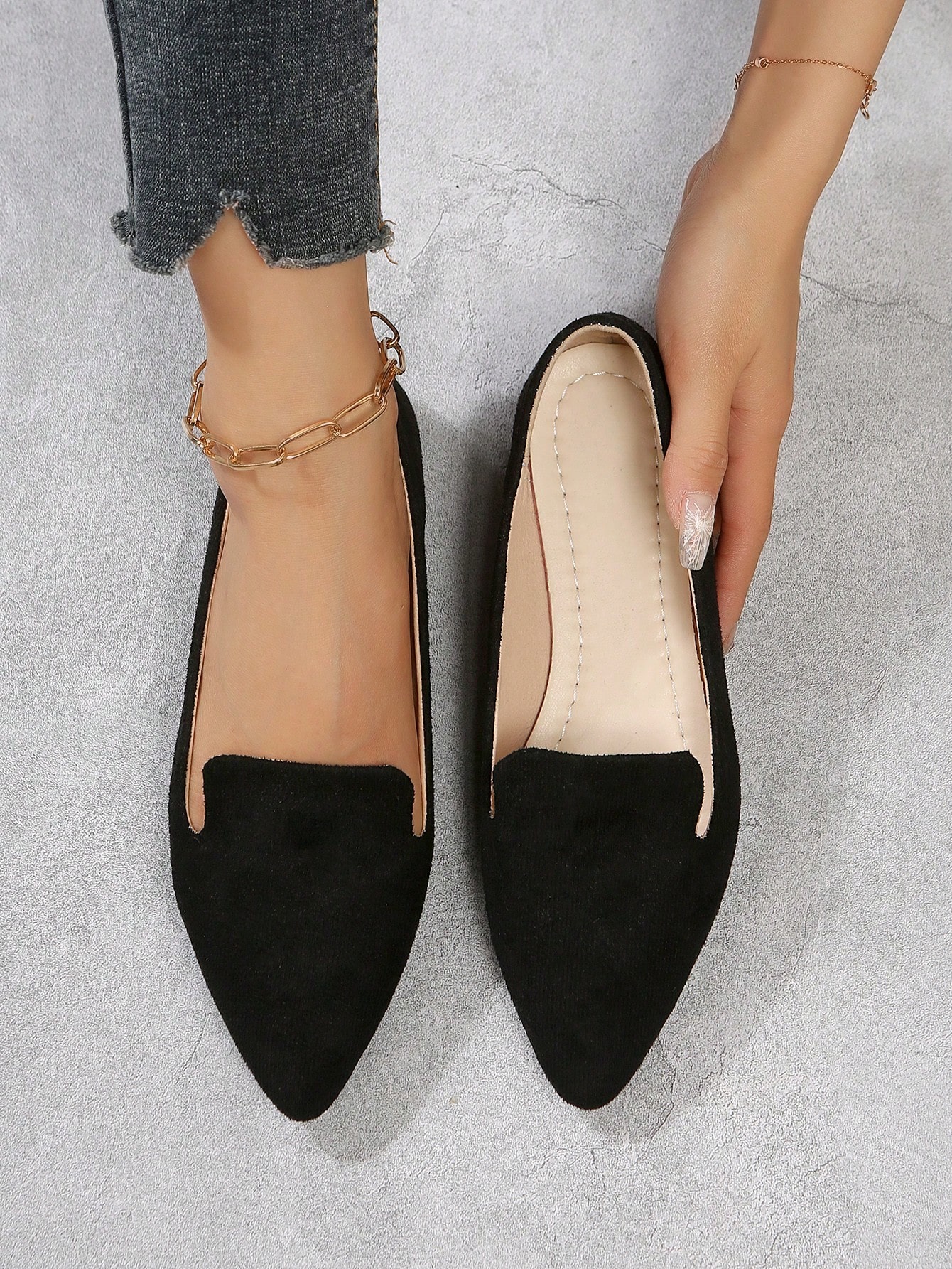 In Black Women Flats