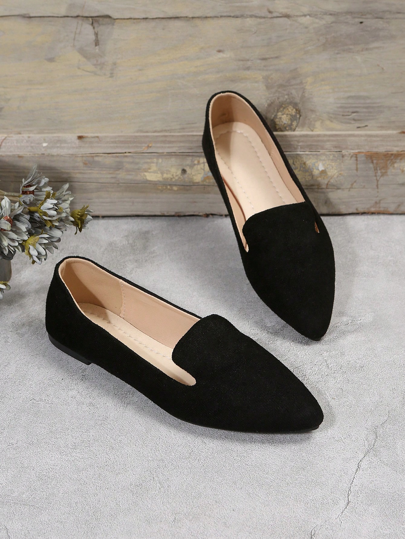 In Black Women Flats