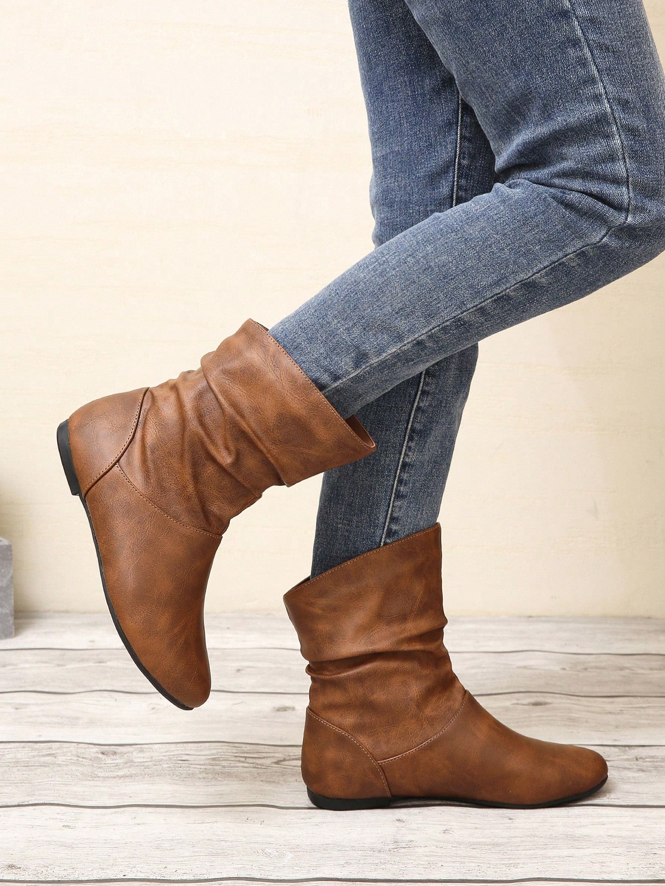 In Brown Women Mid-Calf Boots