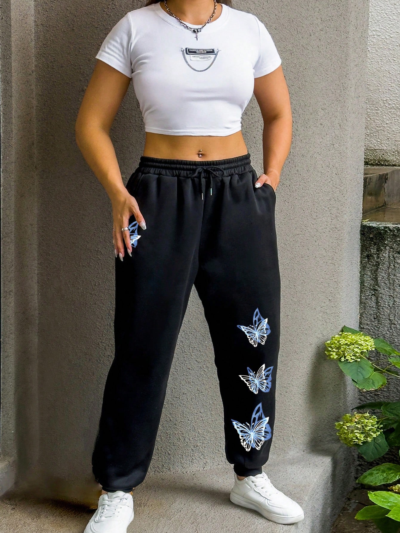 In Black Plus Size Sweatpants