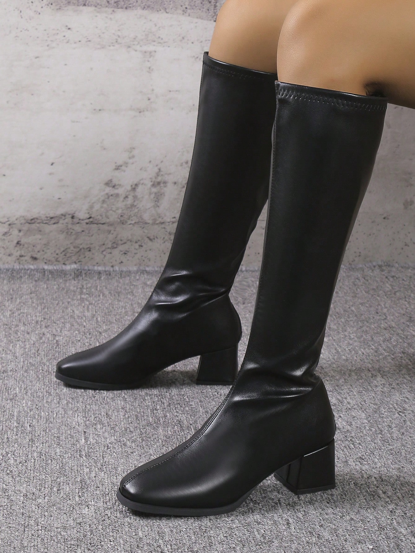 In Black Women Knee-High Boots