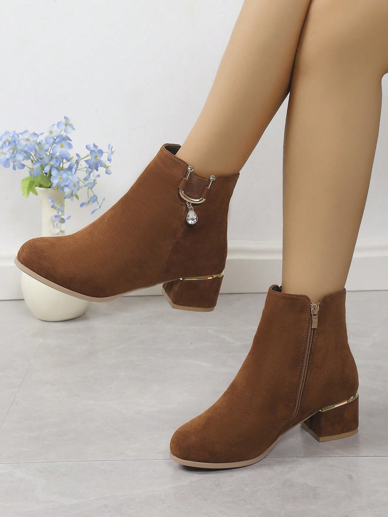 In Brown Women Fashion Boots