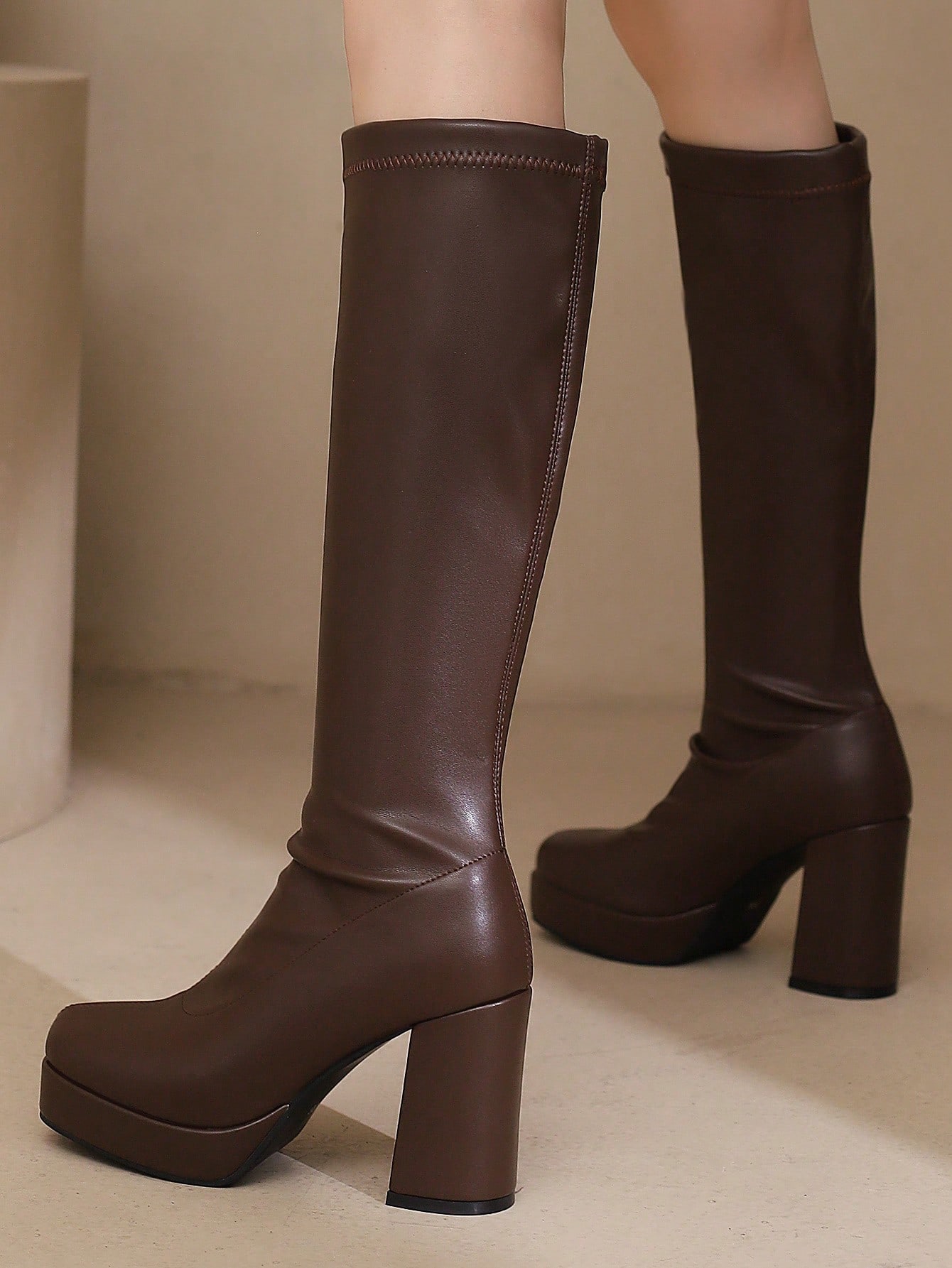 In Coffee Brown Women Fashion Boots