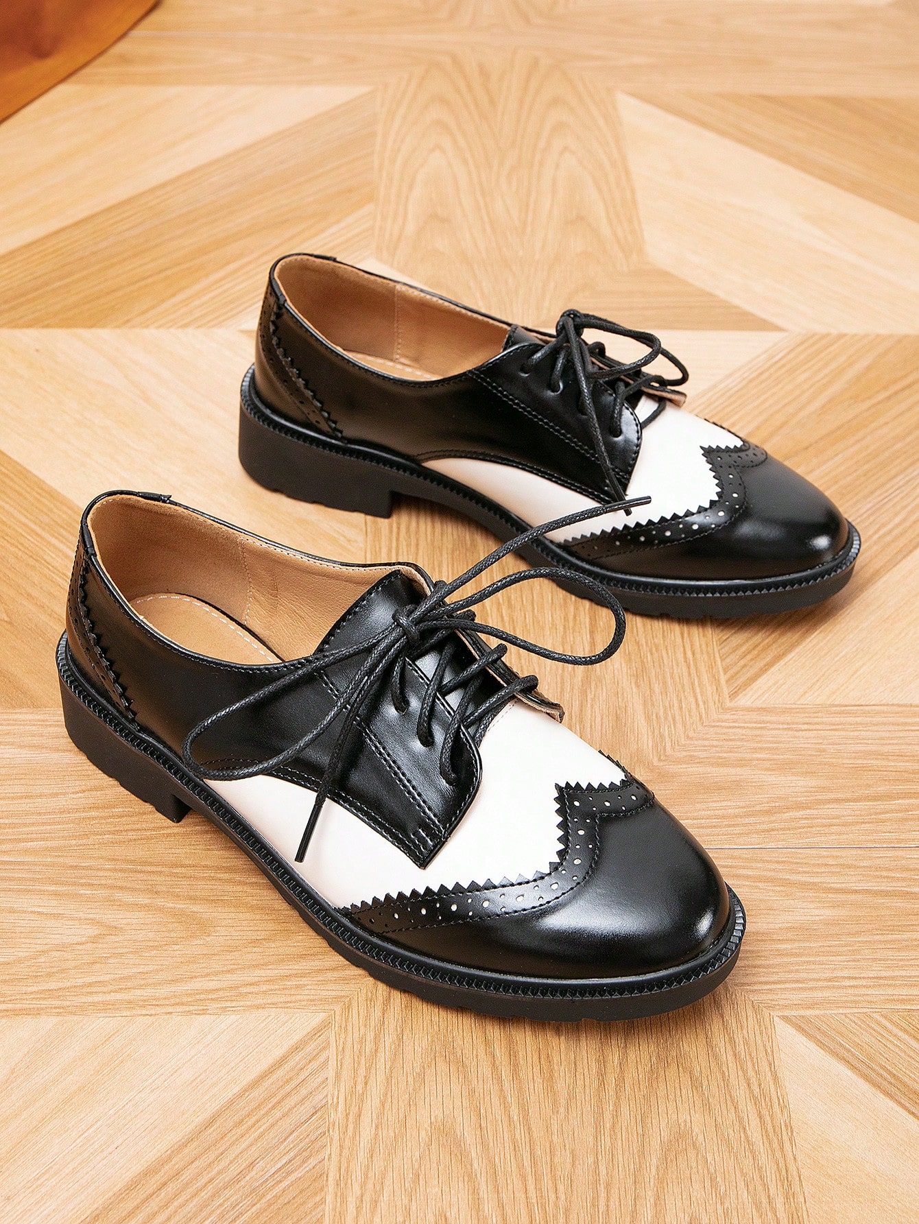 In Black and White Women Flats