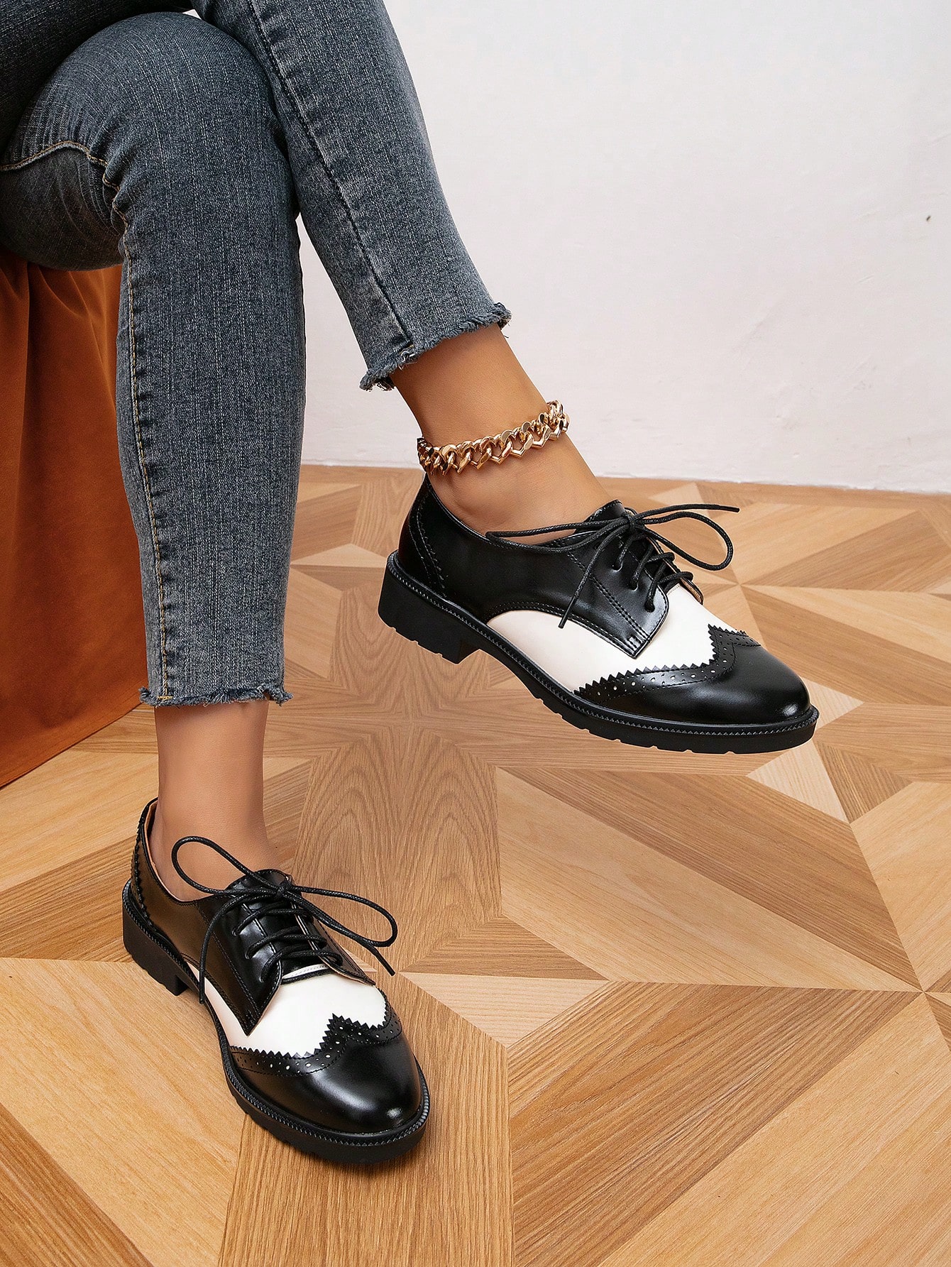 In Black and White Women Flats