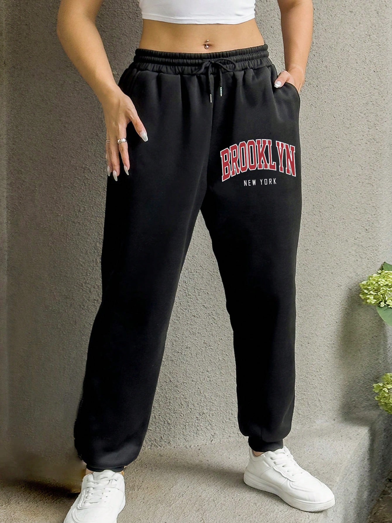 In Black Plus Size Sweatpants