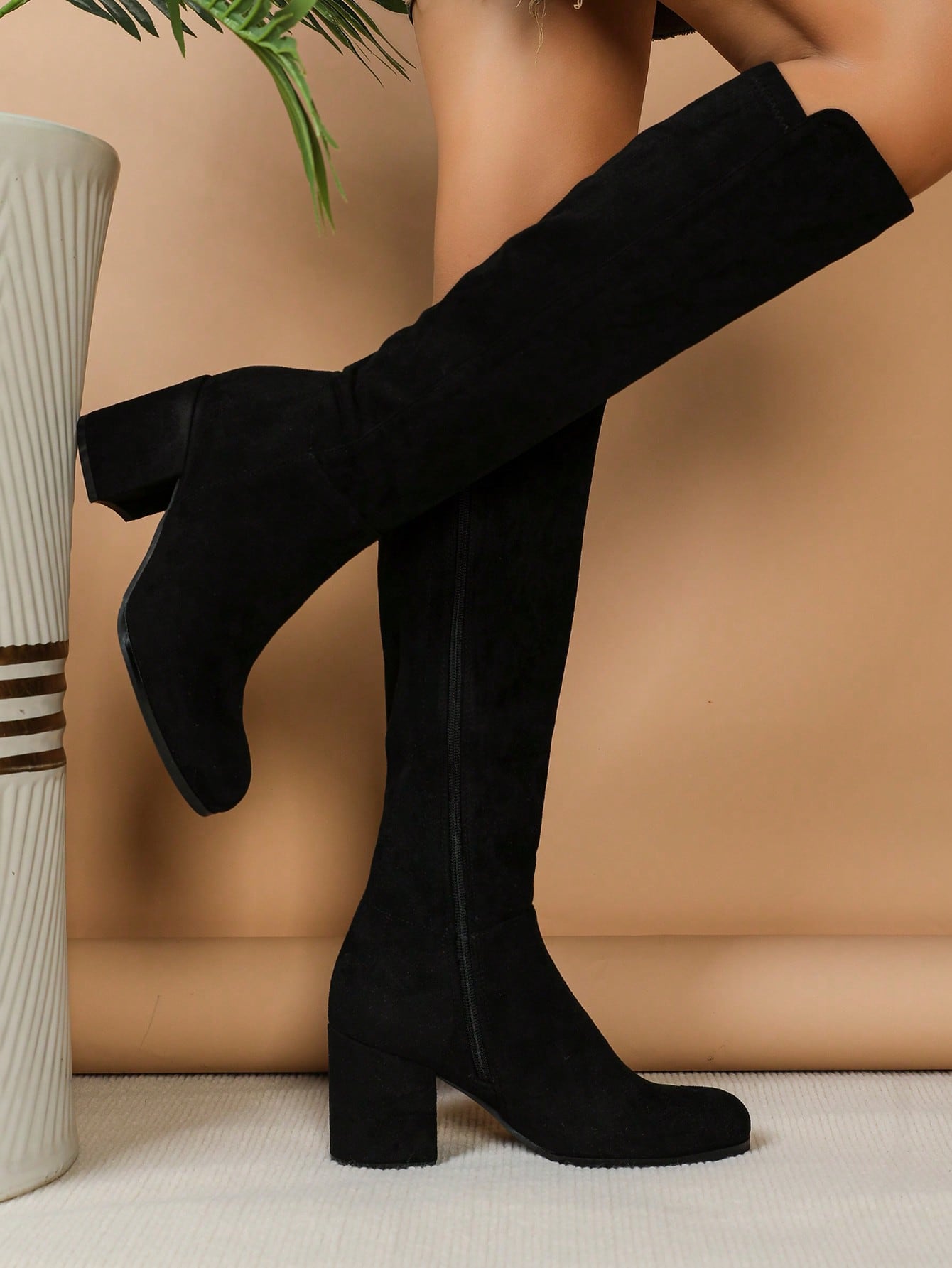 In Black Women Knee-High Boots