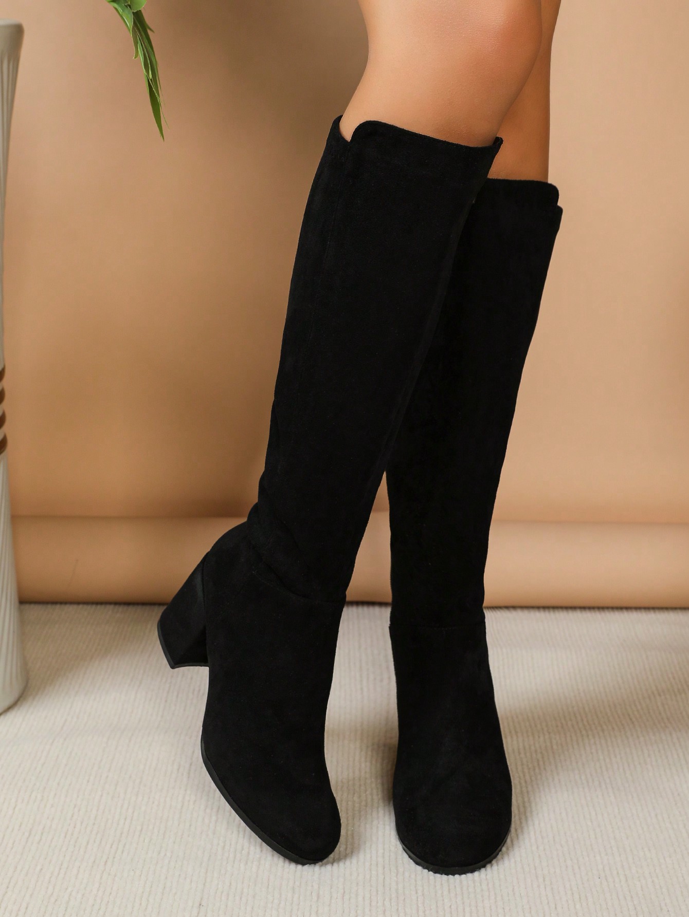 In Black Women Knee-High Boots