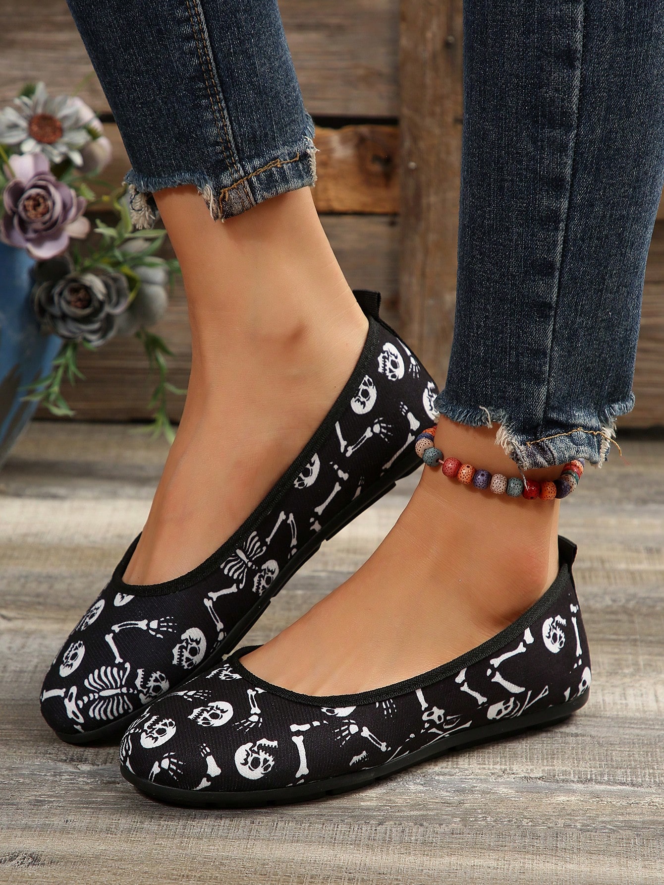 In Black and White Women Flats