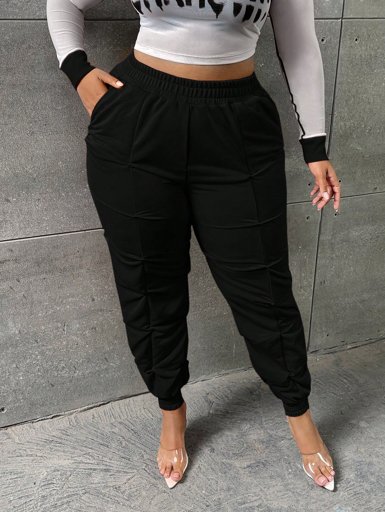 In Black Plus Size Sweatpants