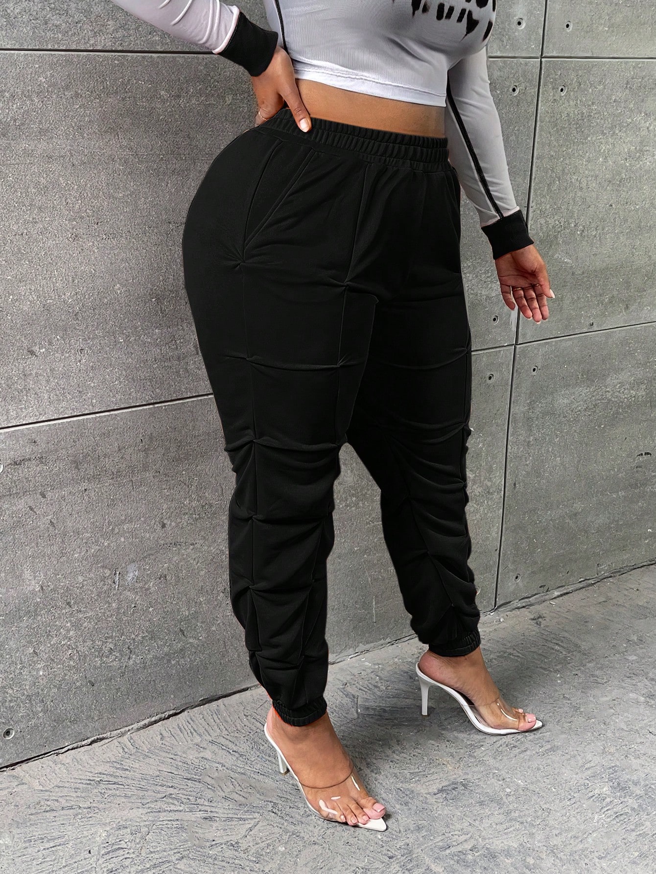 In Black Plus Size Sweatpants