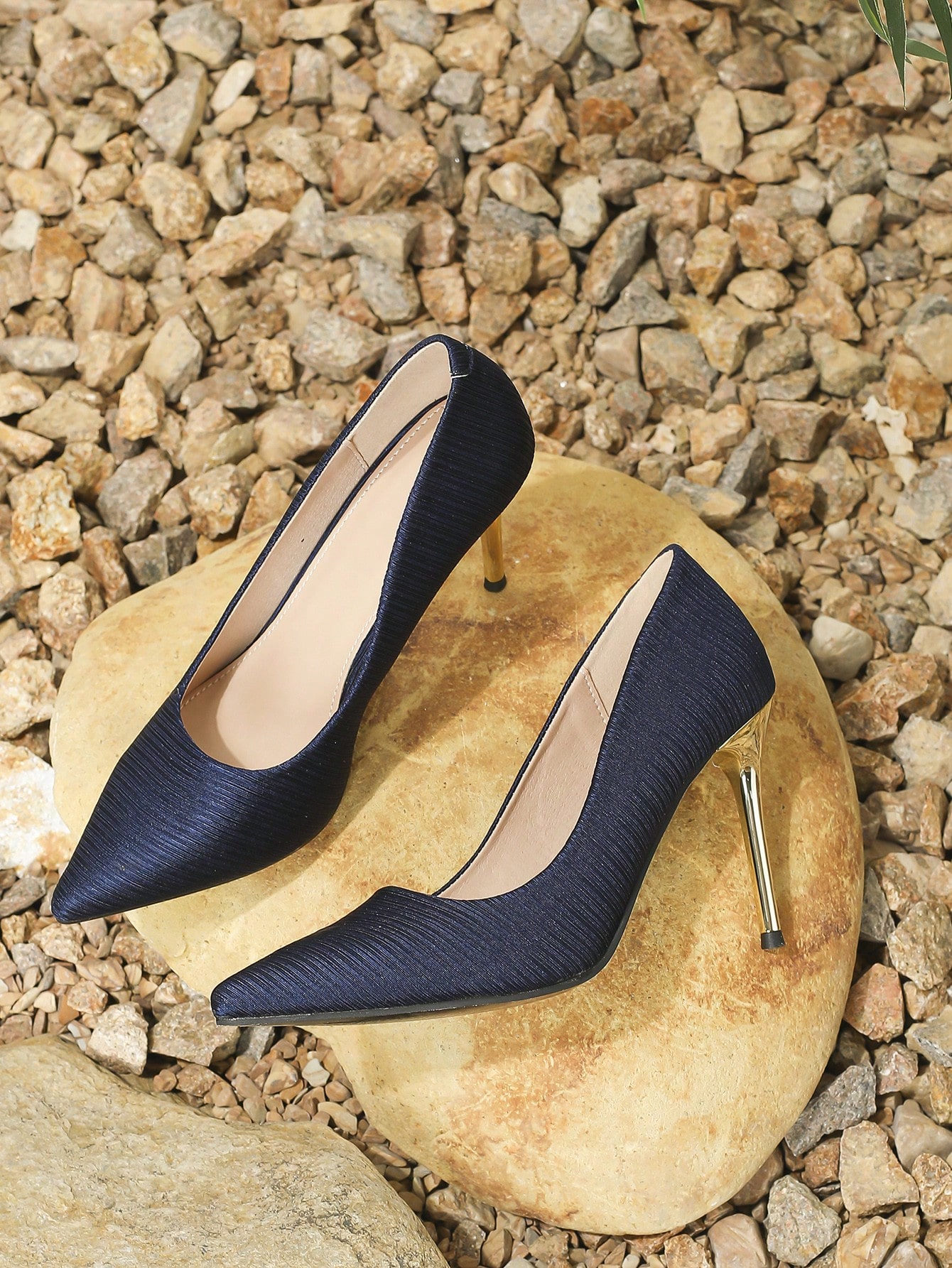 In Navy Blue Women Pumps