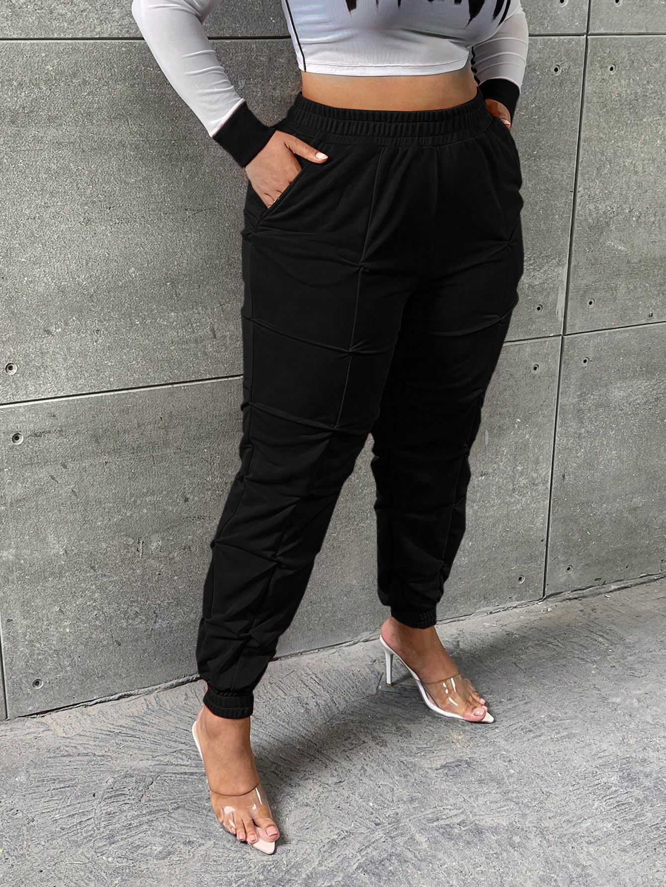 In Black Plus Size Sweatpants