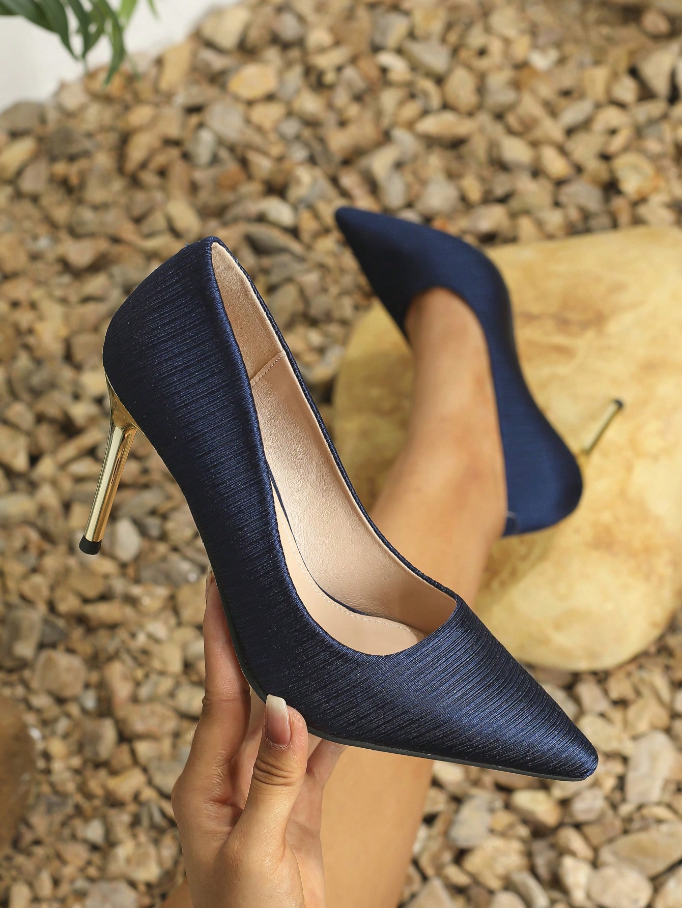 In Navy Blue Women Pumps