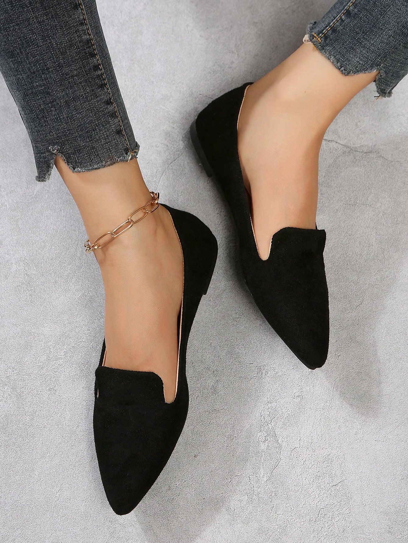 In Black Women Flats