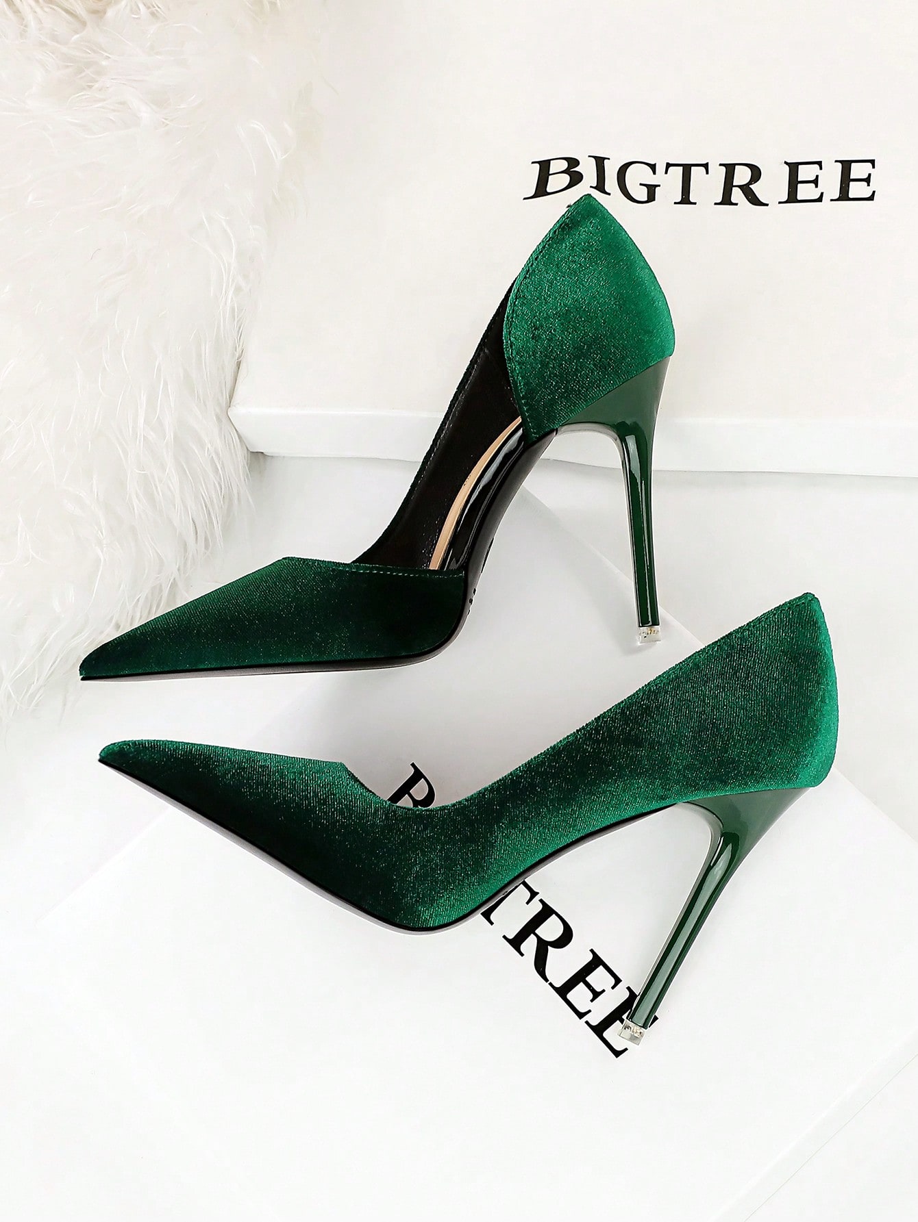 In Green Women Pumps