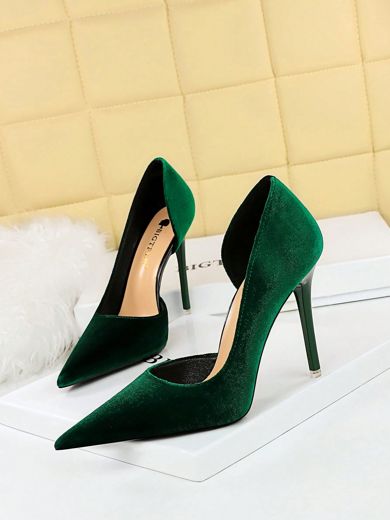 In Green Women Pumps