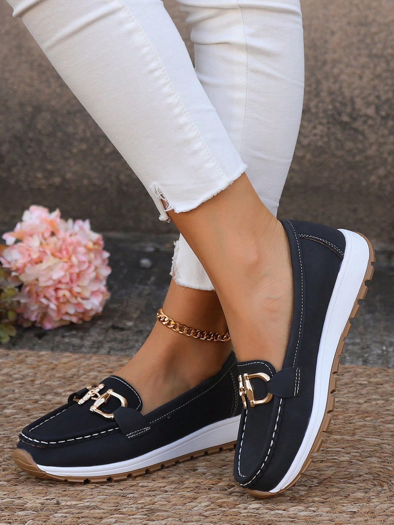 In Black Women Flats