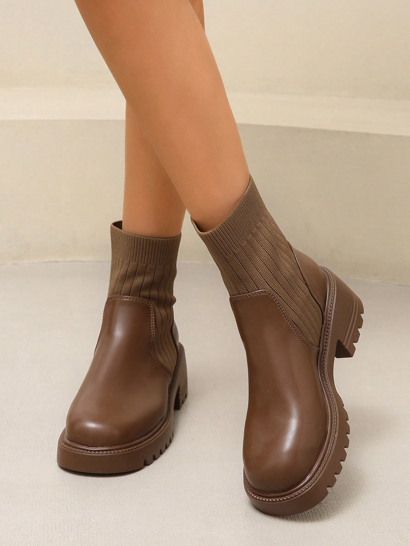 In Brown Women Fashion Boots