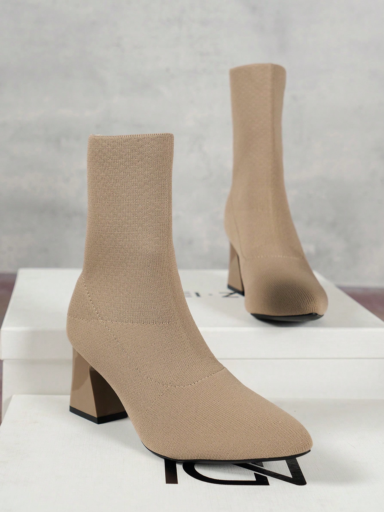 In Khaki Women Fashion Boots