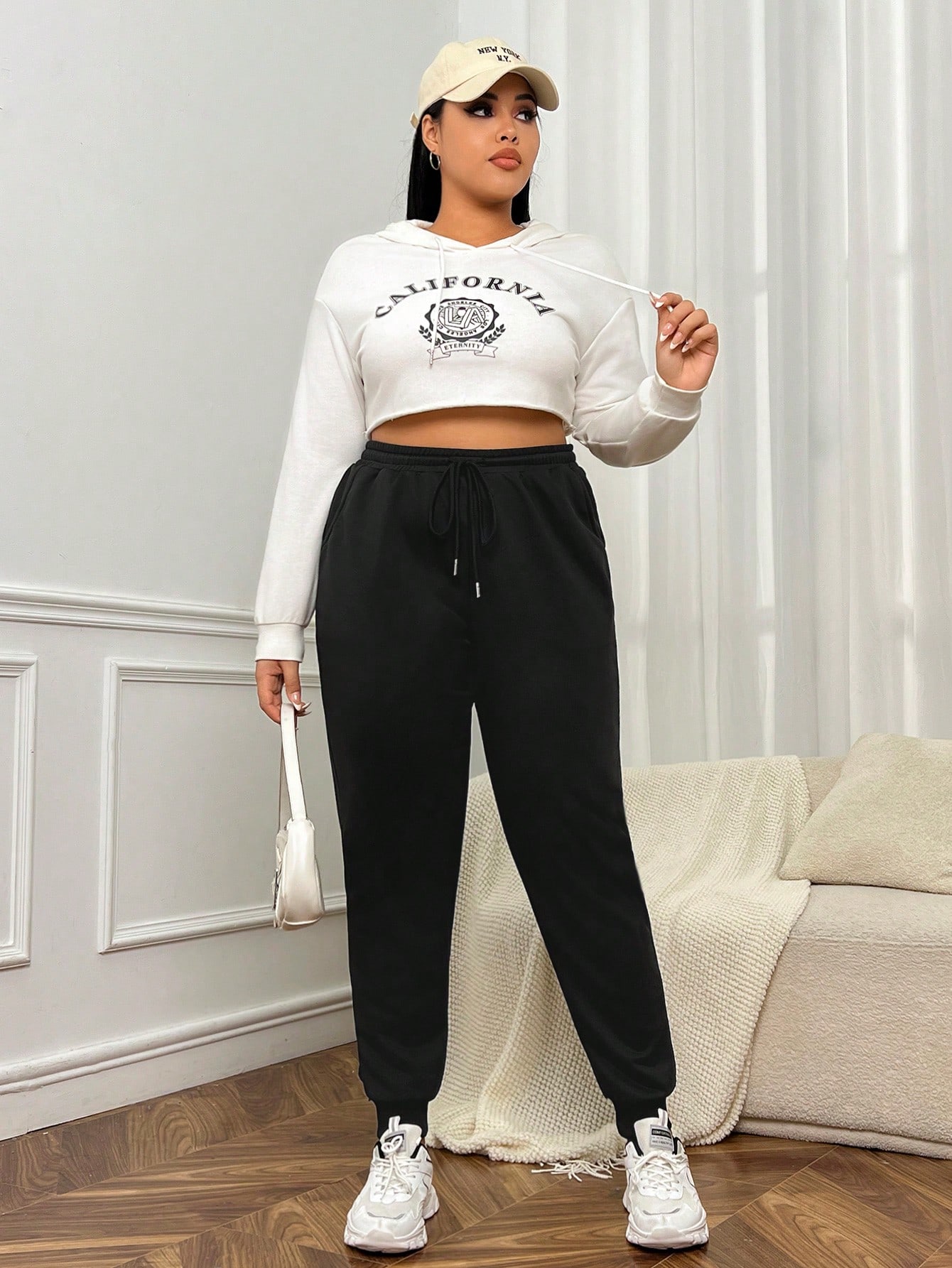 In Black Plus Size Sweatpants