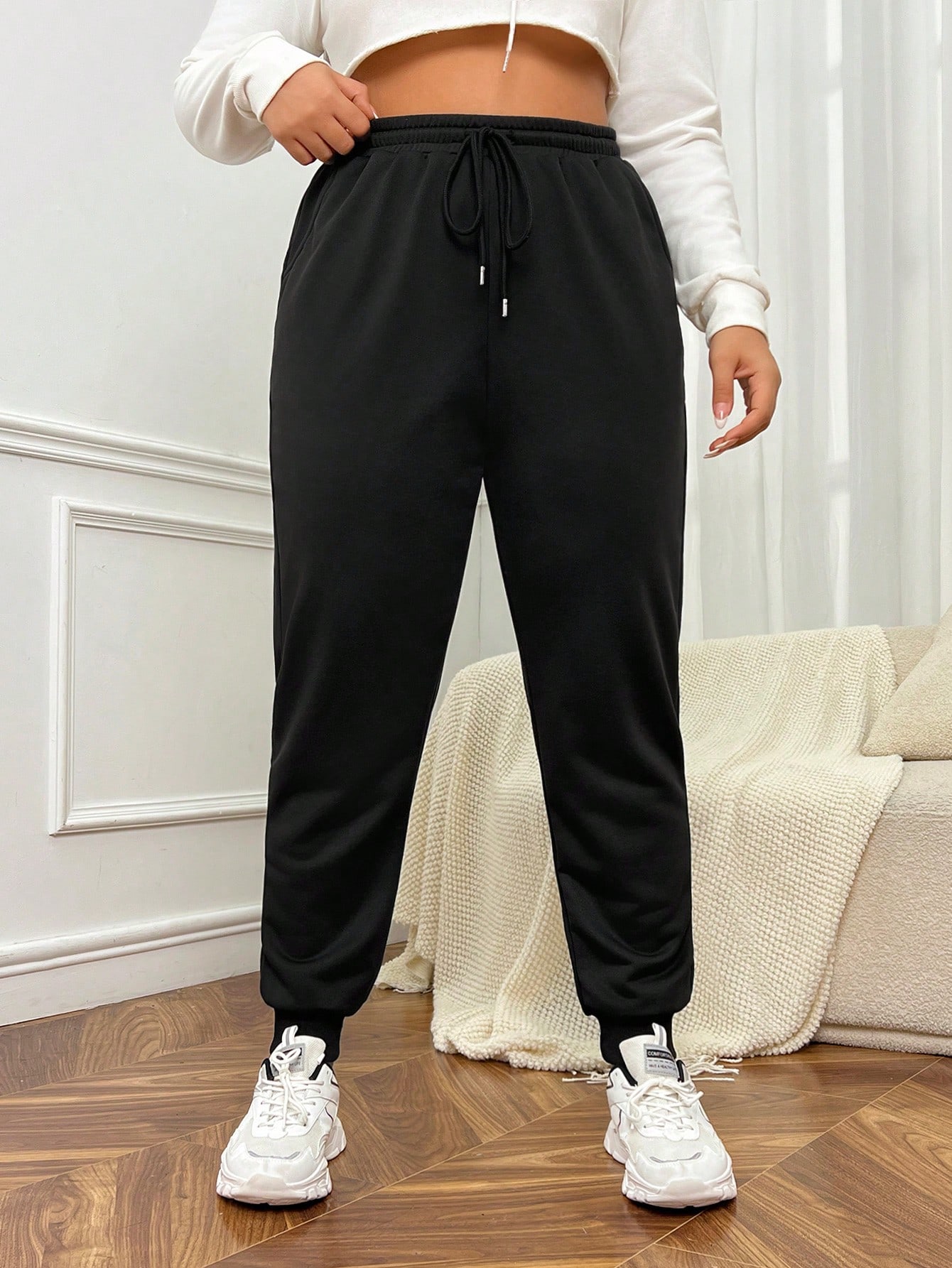 In Black Plus Size Sweatpants