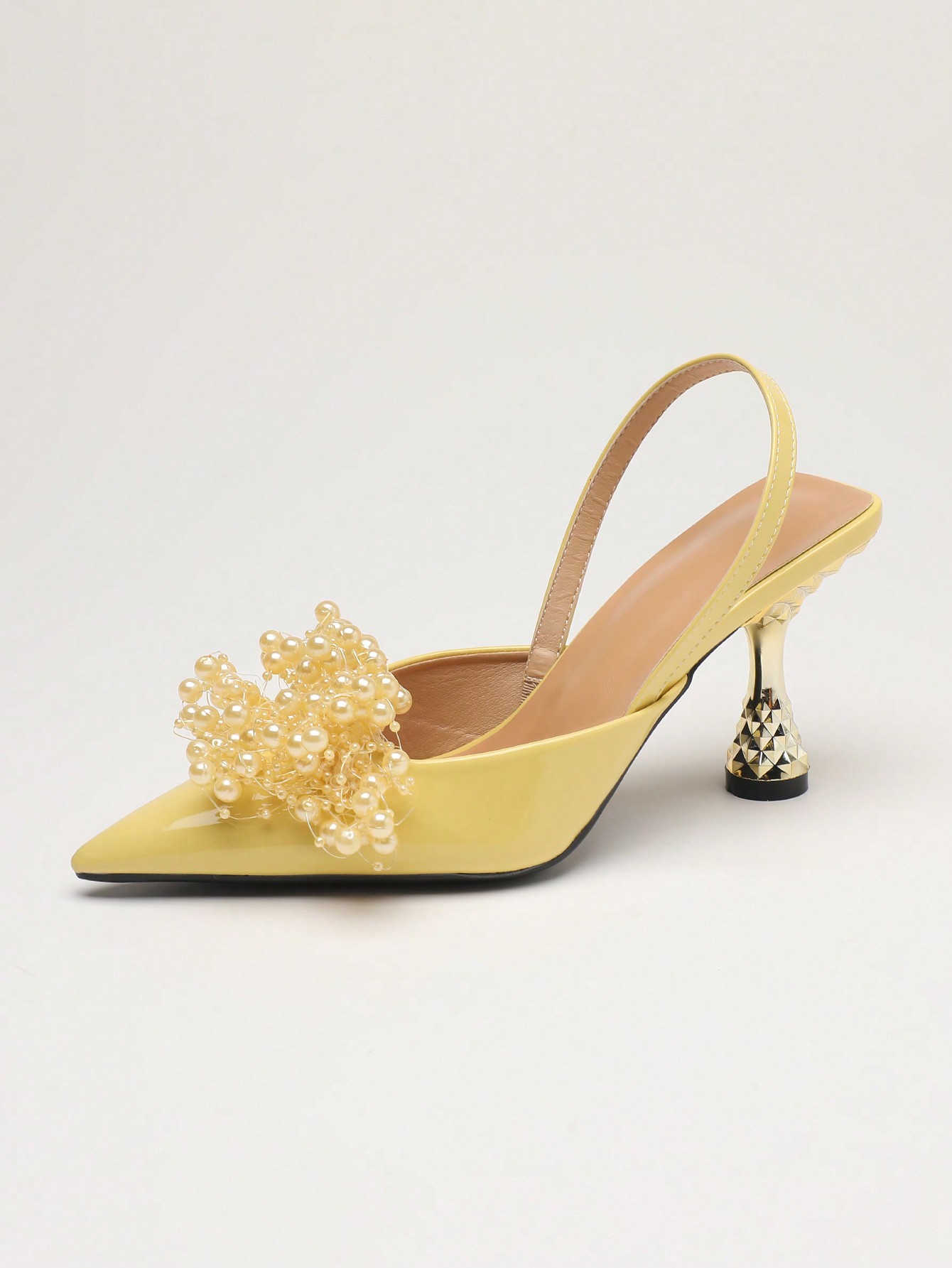 In Yellow Women Pumps