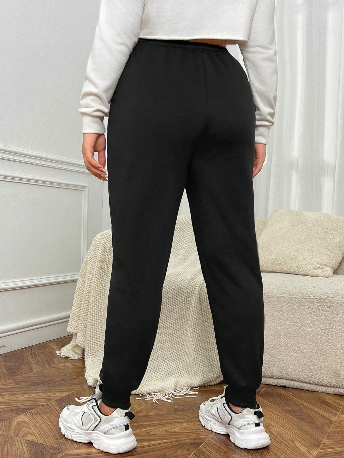 In Black Plus Size Sweatpants