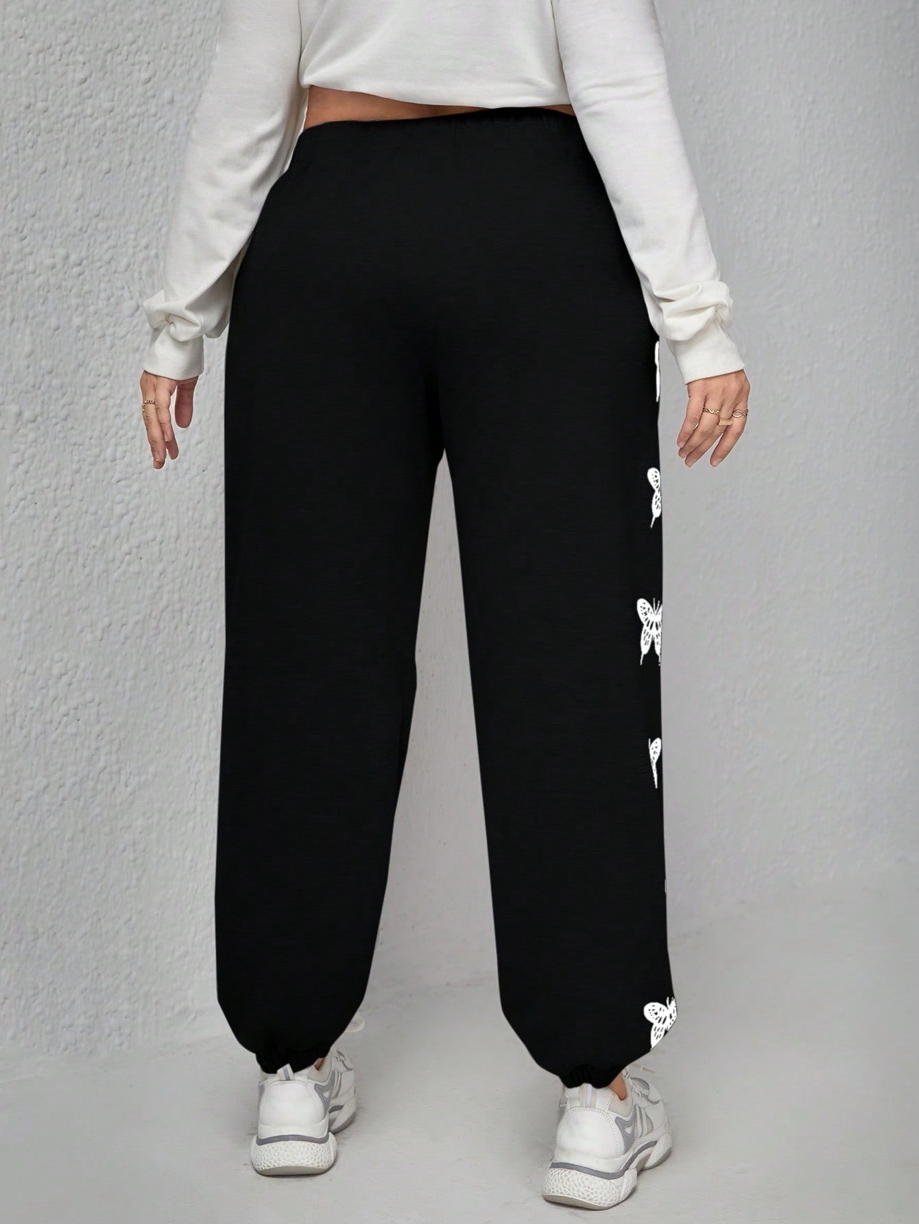 In Black Plus Size Sweatpants