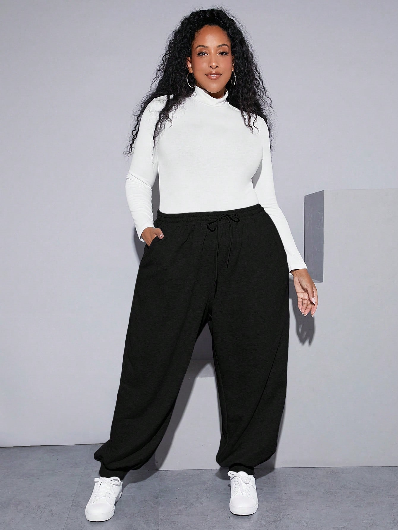 In Black Plus Size Sweatpants