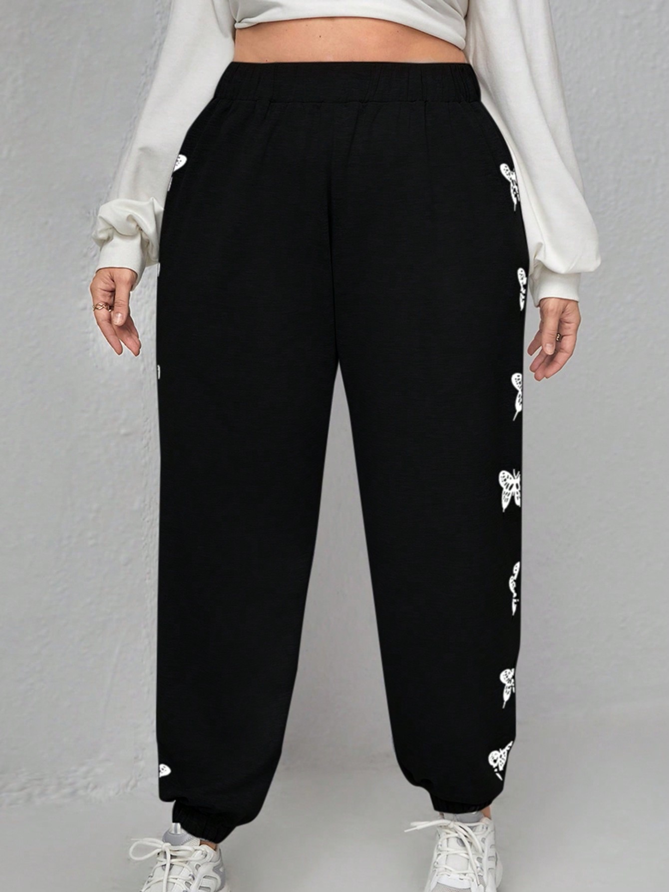 In Black Plus Size Sweatpants