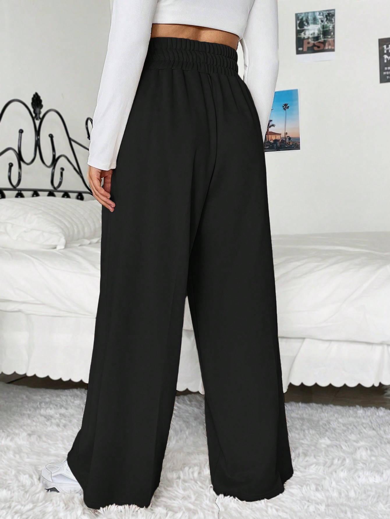 In Black Plus Size Sweatpants