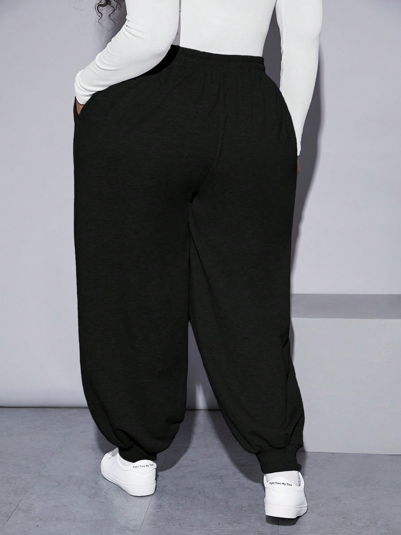 In Black Plus Size Sweatpants