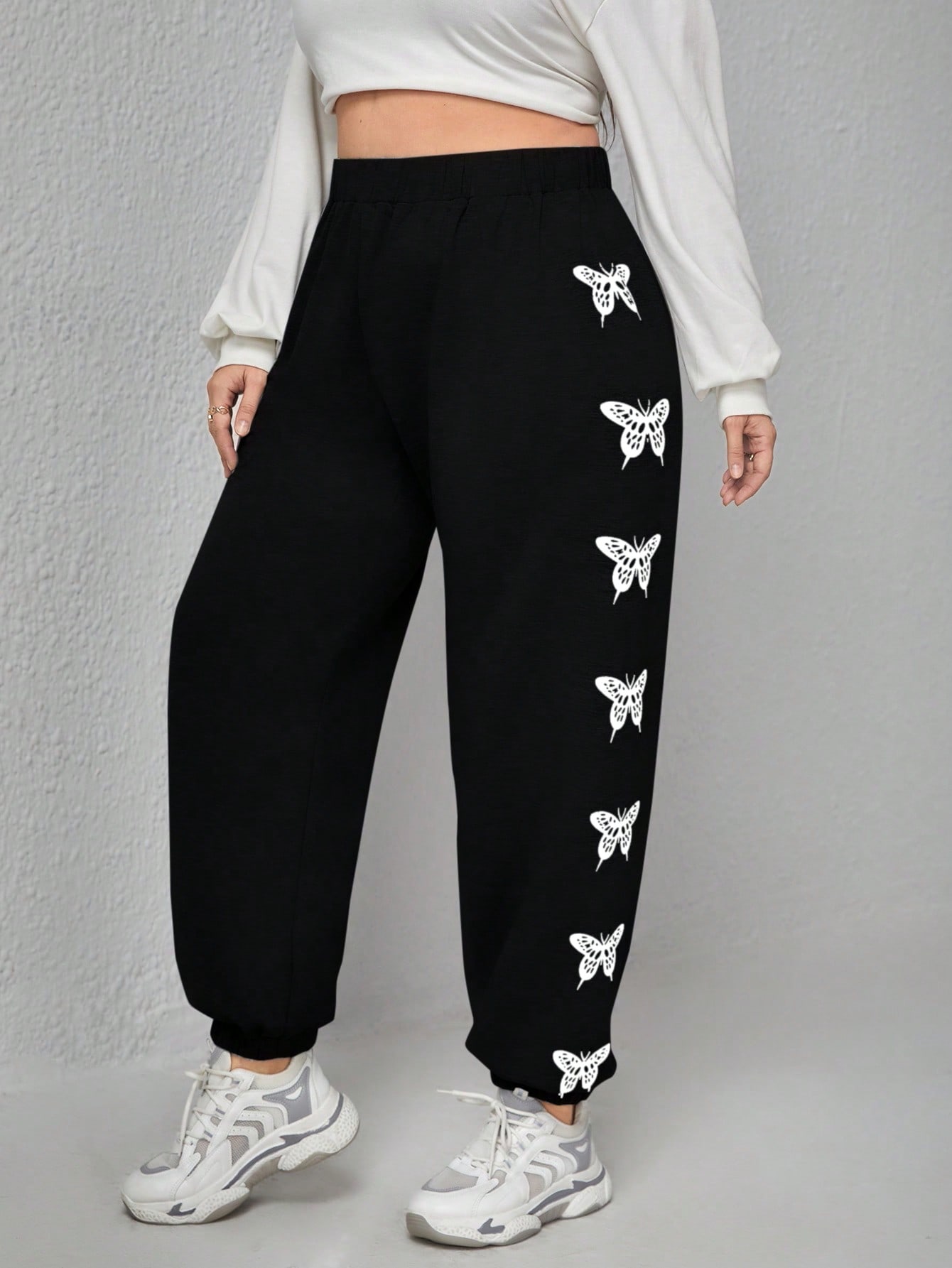 In Black Plus Size Sweatpants