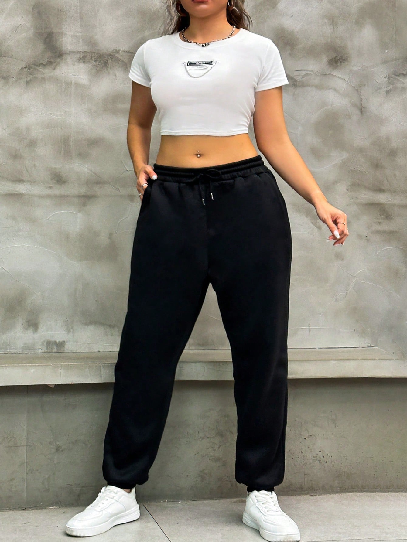 In Black Plus Size Sweatpants