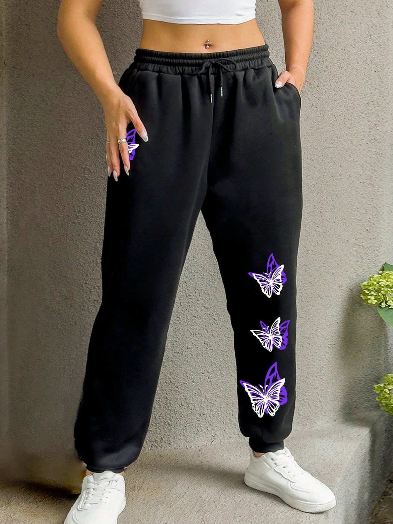 In Black Plus Size Sweatpants