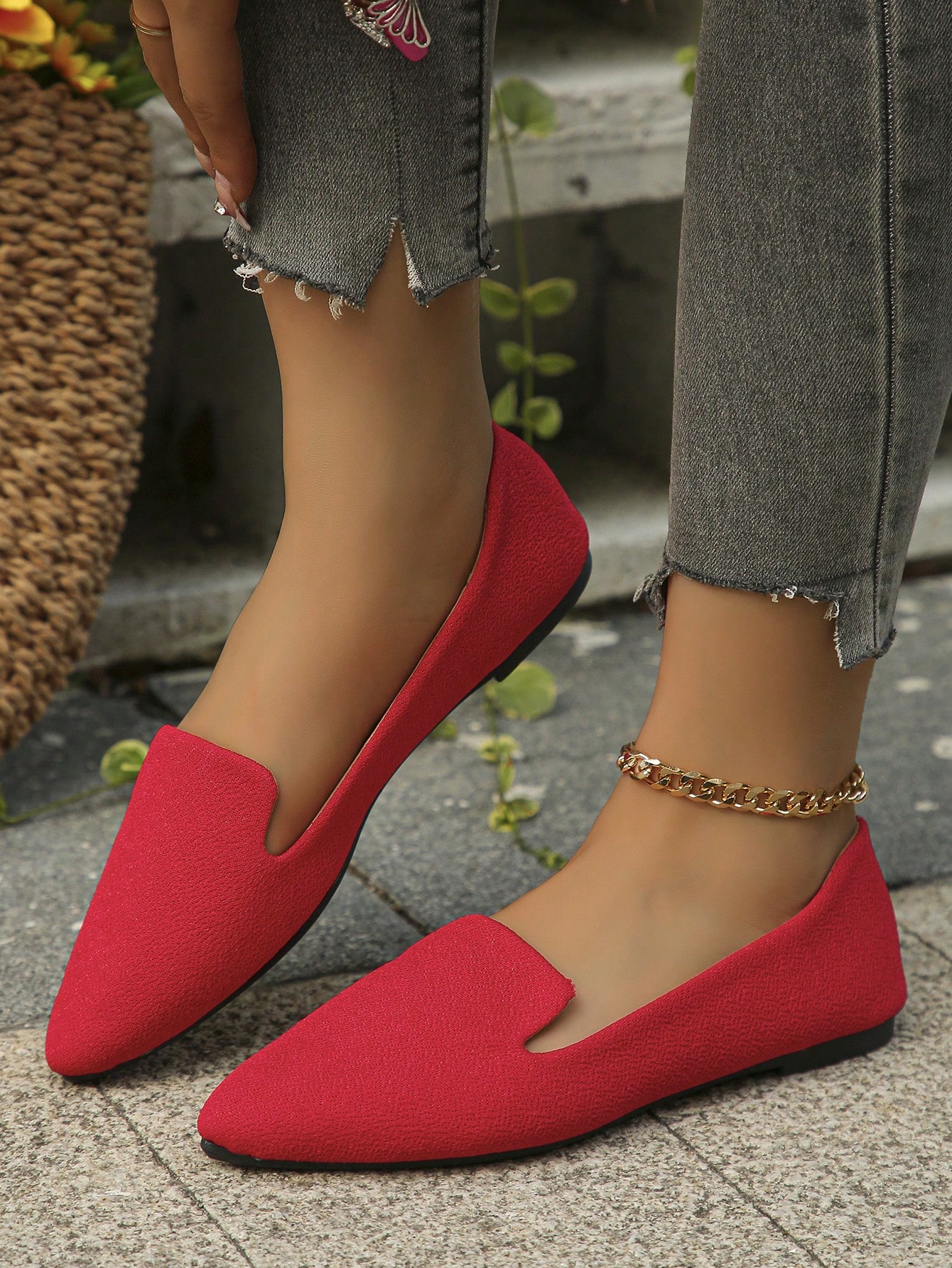 In Red Women Flats