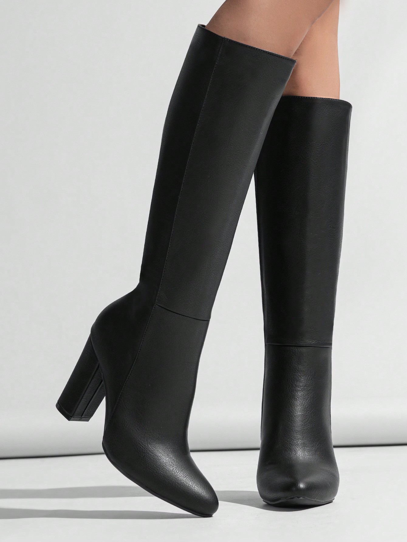 In Black Women Knee-High Boots