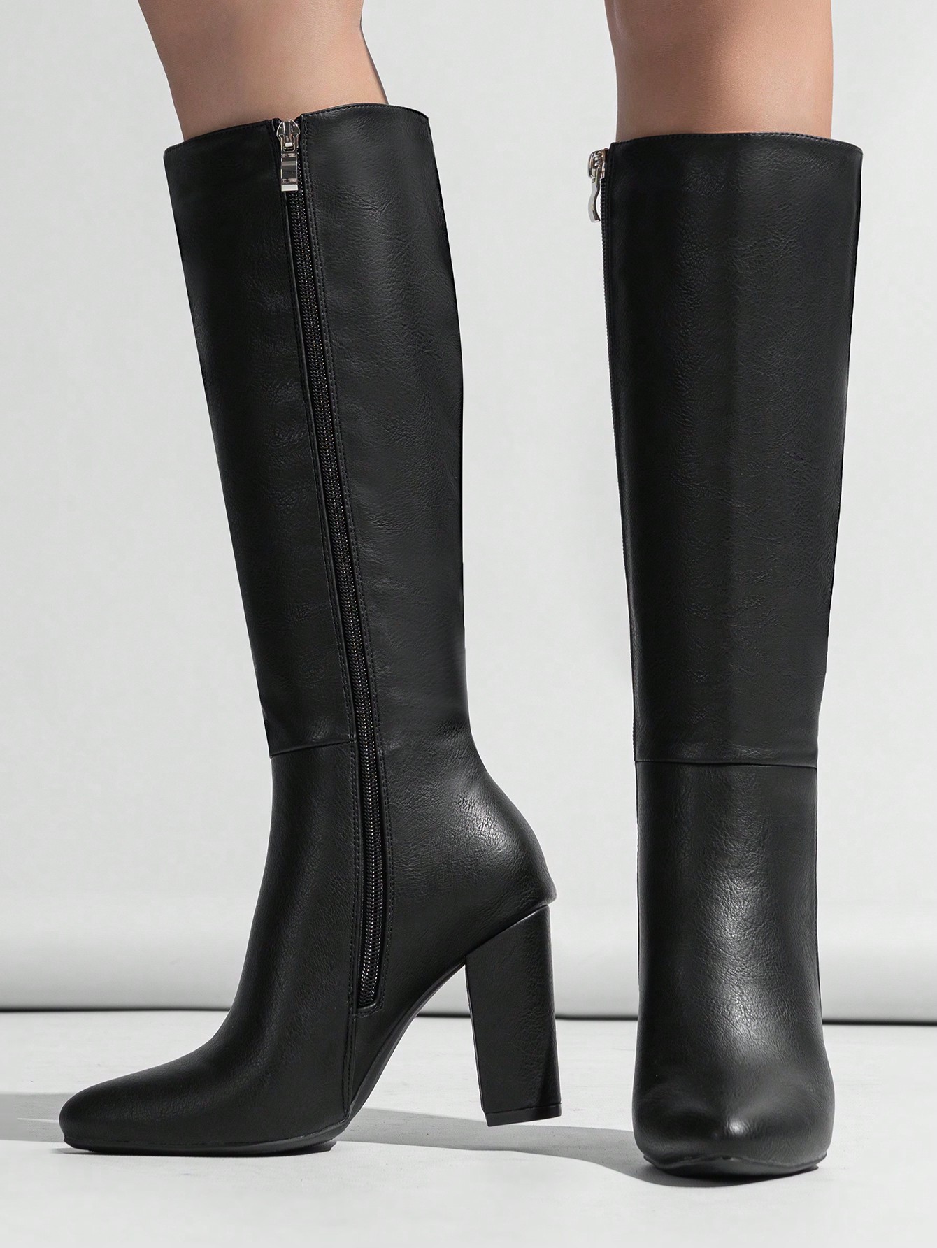 In Black Women Knee-High Boots