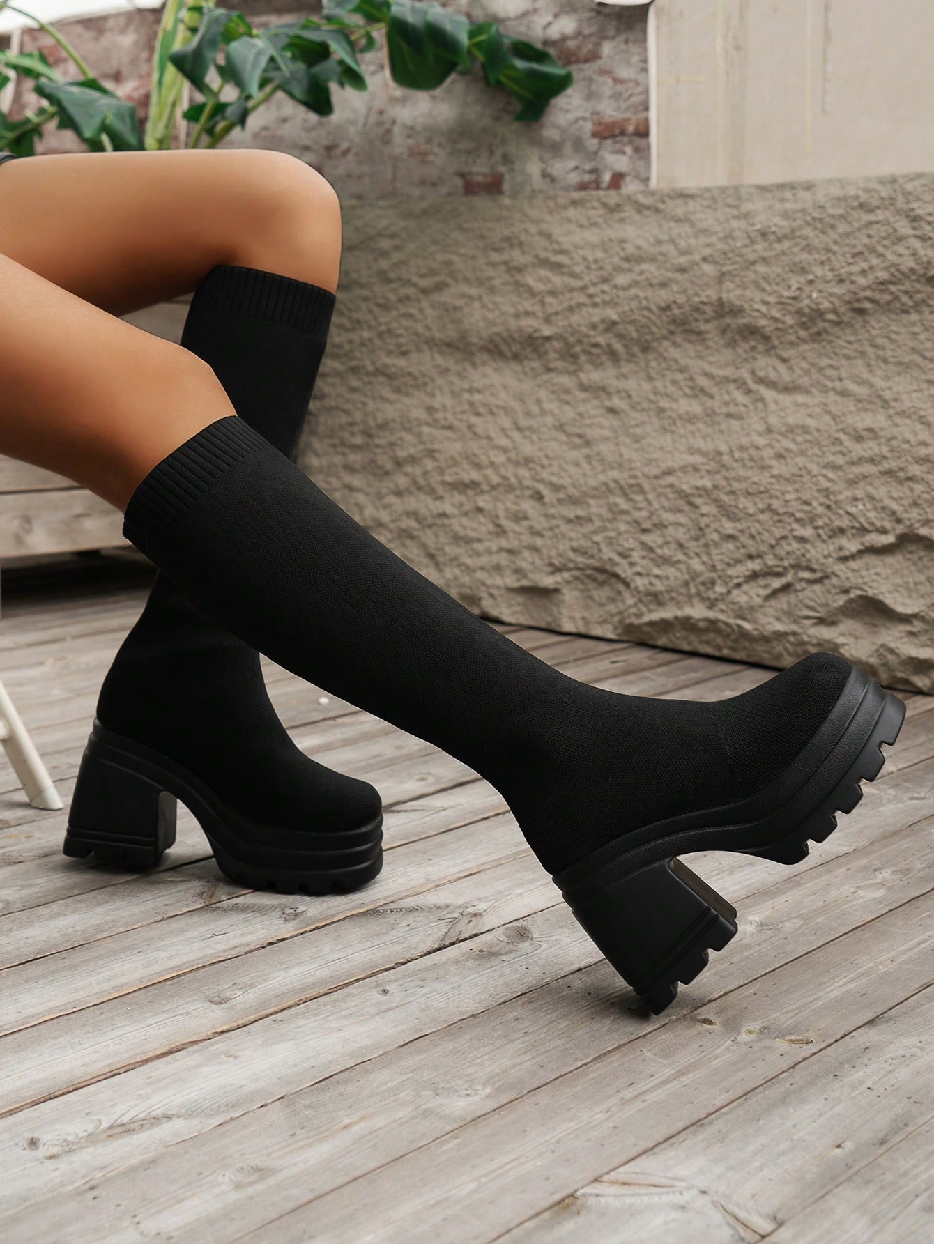 In Black Women Knee-High Boots