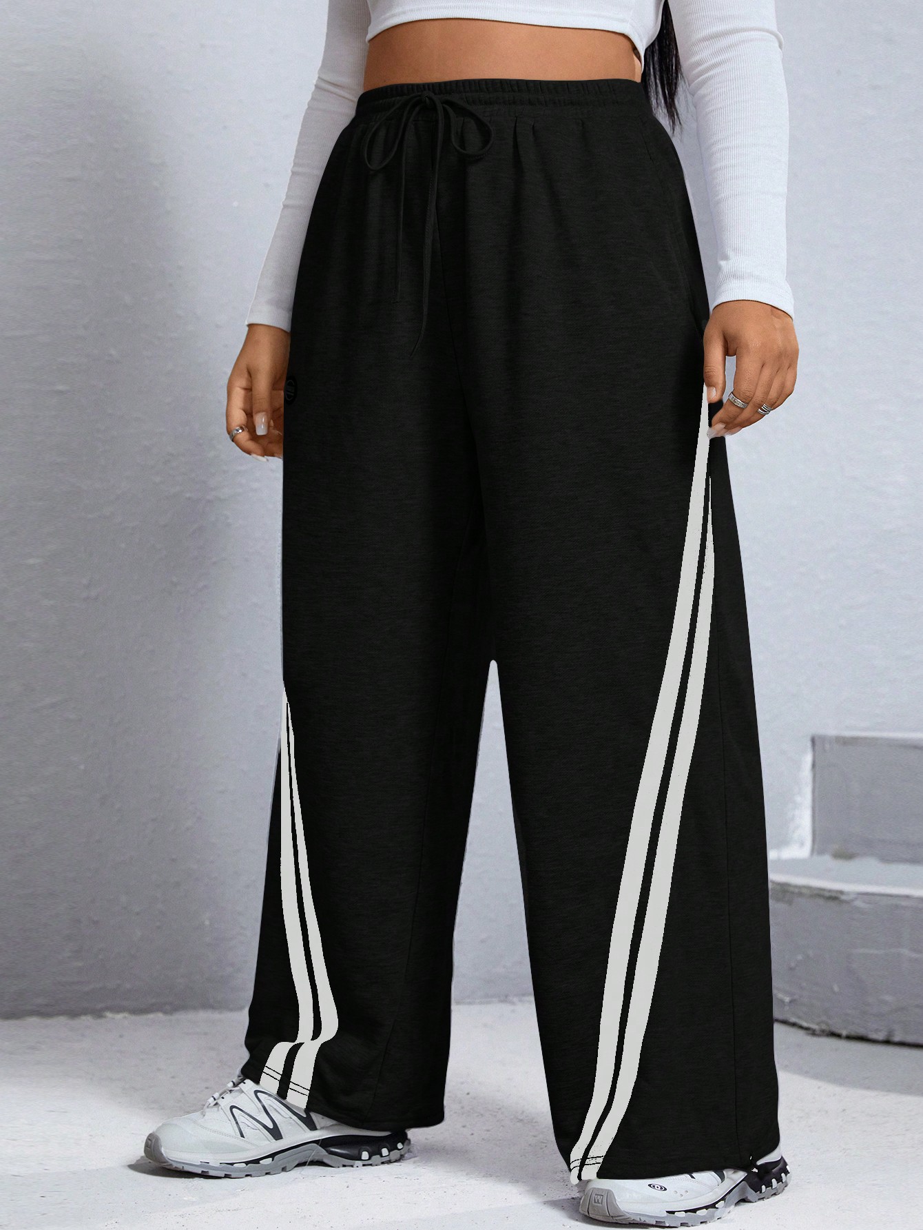 In Black Plus Size Sweatpants